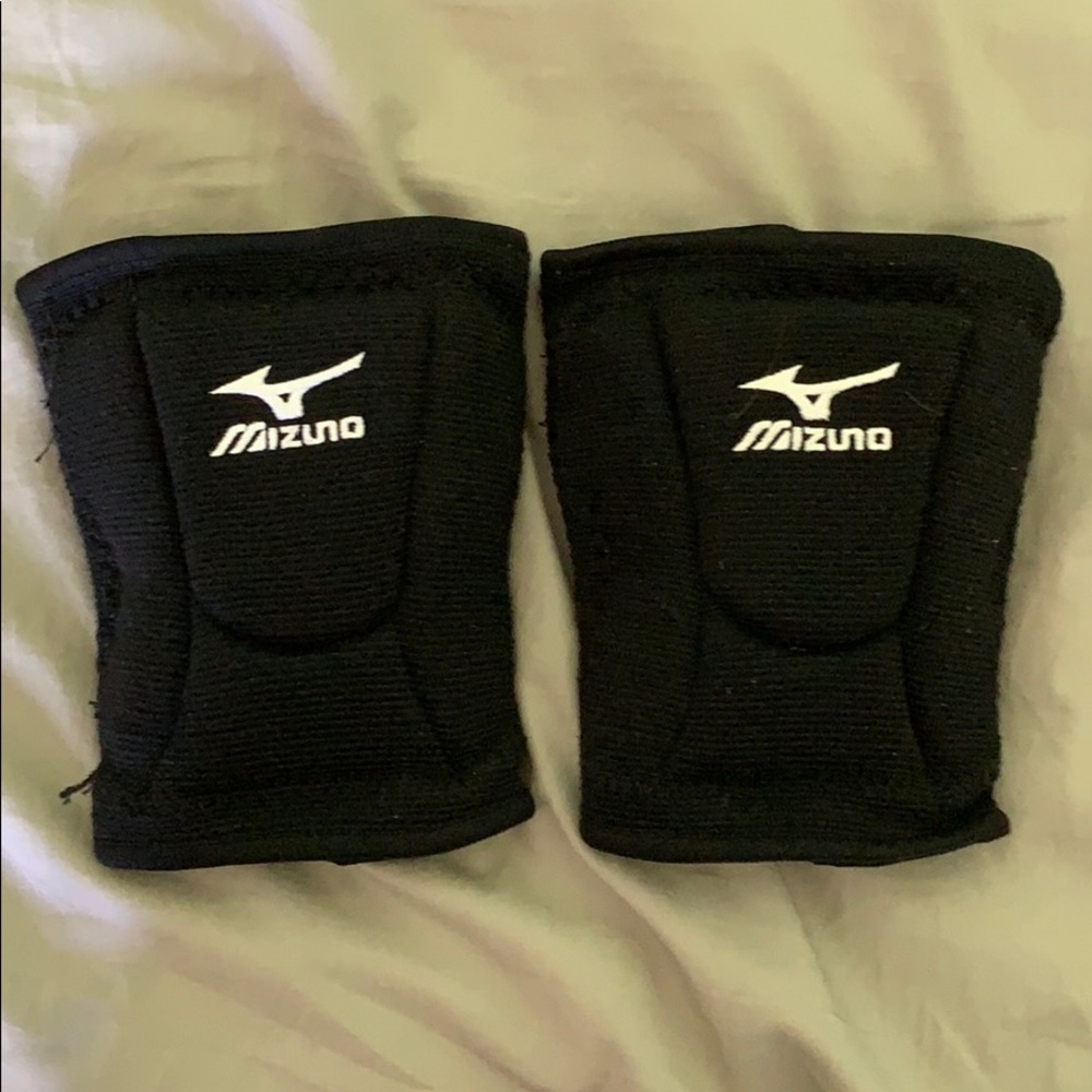 Mizuno Black Kneepads